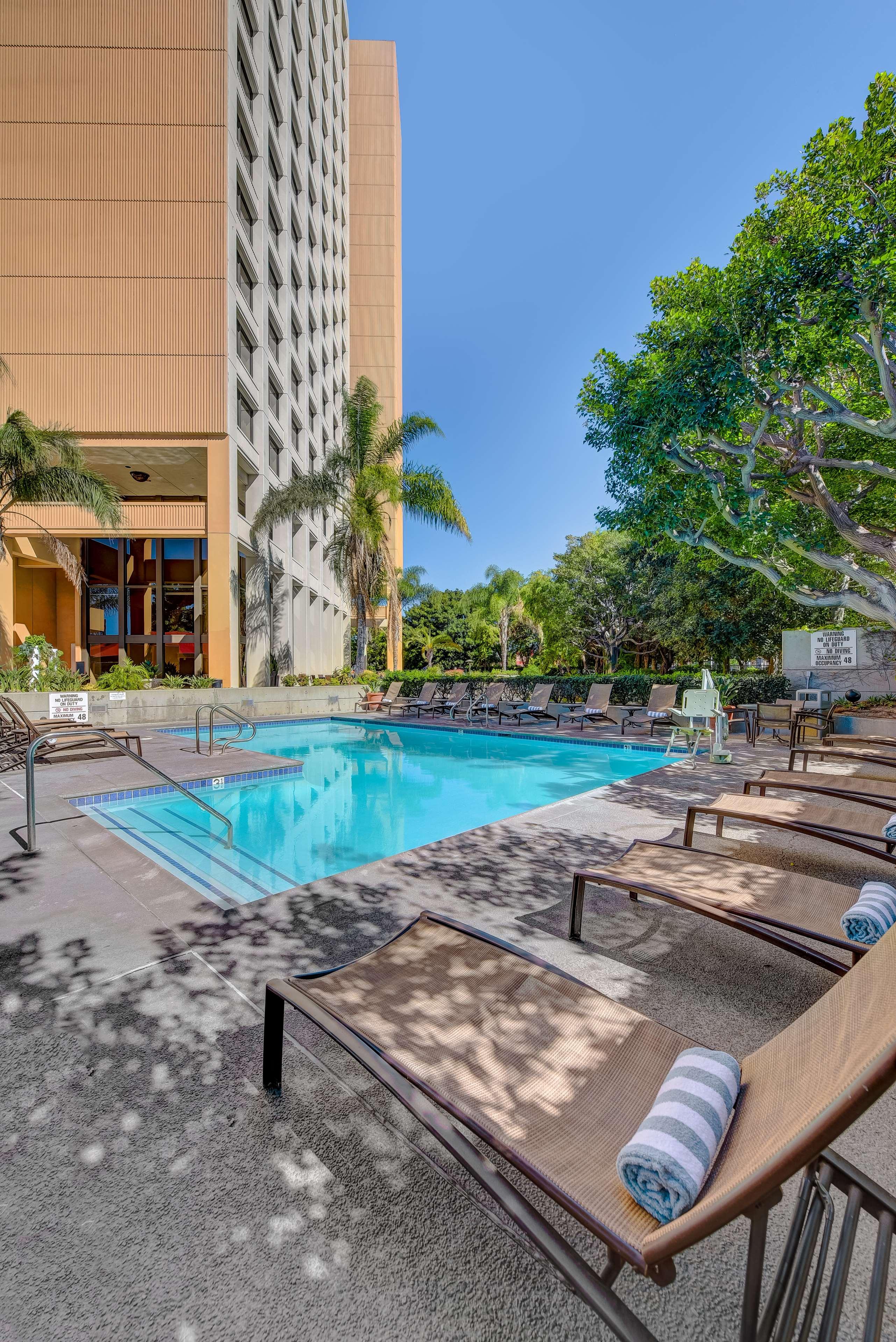 Hotel Fera Anaheim, A Doubletree By Hilton Orange Exterior photo